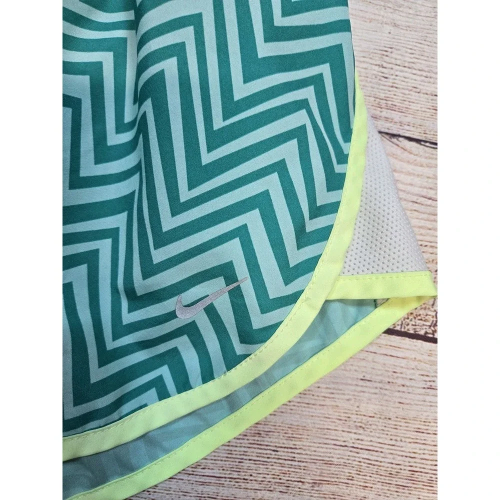 Nike Running Shorts Women's Size Large Dri Fit Tempo Green‎ Lined Drawstring